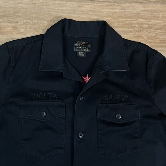 Limited Edition DC Shoe Co Black Button Up Shirt Tiger And Bones Graphic Size M - Picture 6 of 9